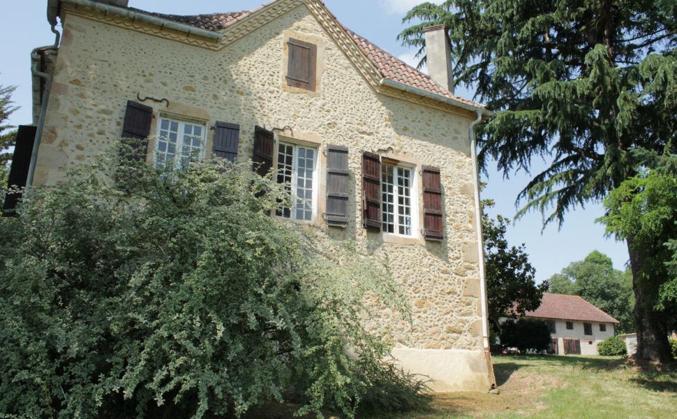 Une résidence de campagne du XVIIème à restaurer, au cœur des vignobles du Madiran